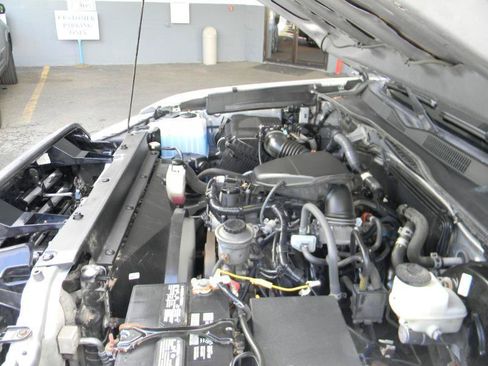 Used 2020 Toyota Tacoma SR w/ SR Convenience Package AWD/4WD image 25
