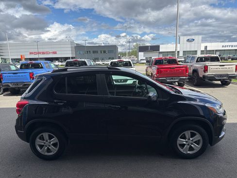 Used 2021 Chevrolet Trax LT image 5
