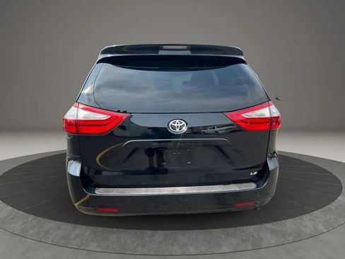 Used 2017 Toyota Sienna LE FWD image 6