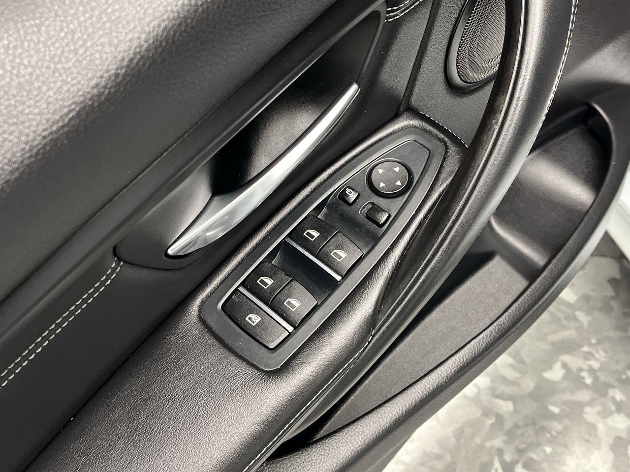Used 2018 BMW M3 RWD image 8