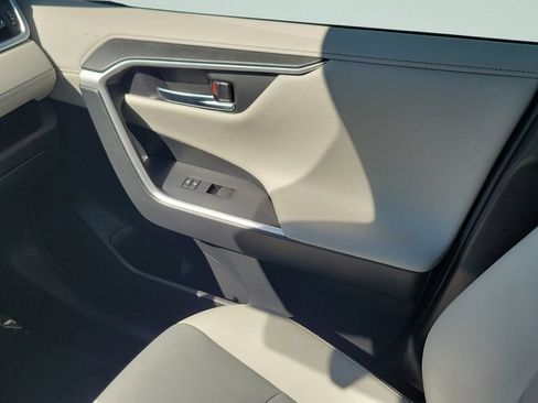 Certified 2020 Toyota RAV4 Limited FWD image 13