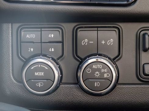 Used 2026 GMC Yukon AT4 w/ AT4 Premium Plus Package AWD/4WD image 35