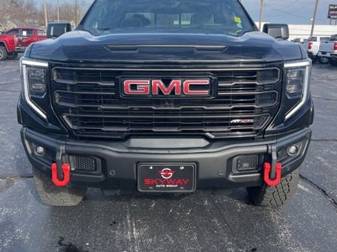 Certified 2025 GMC Sierra 1500 AT4X image 3