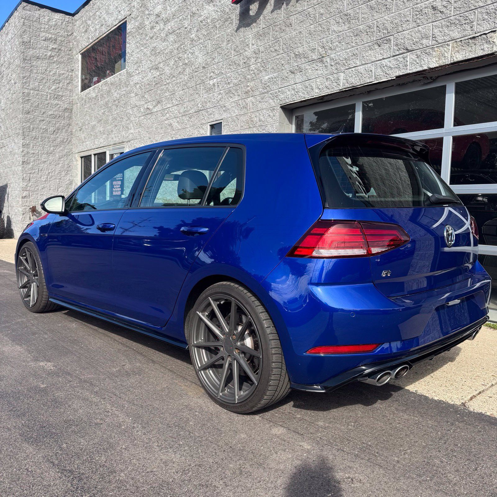 Used 2019 Volkswagen Golf R 4-Door AWD/4WD image 5