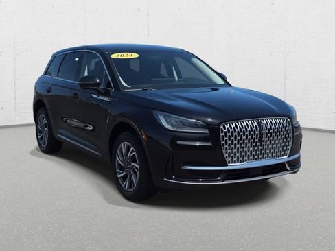 Used 2024 Lincoln Corsair AWD w/ Equipment Group 101A image 3