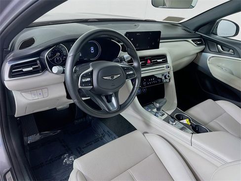 Used 2024 Genesis G70 2.5T image 17