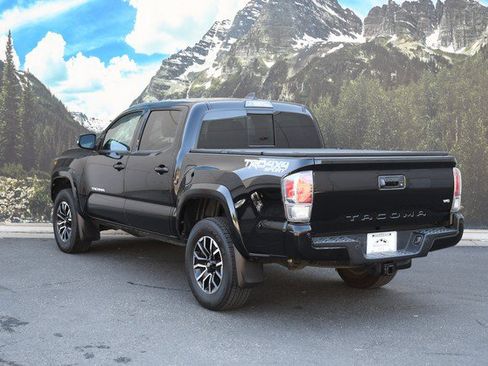 Used 2022 Toyota Tacoma TRD Sport w/ TRD Premium Sport Package AWD/4WD image 9