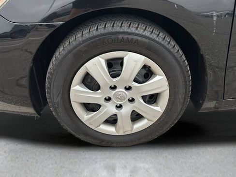 Used 2011 Toyota Camry LE FWD image 25