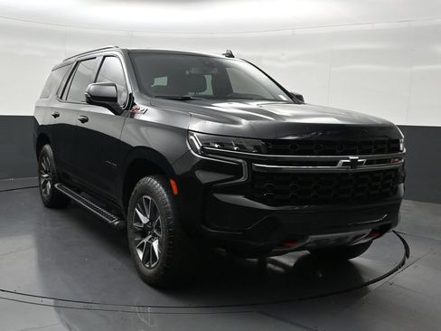 Used 2022 Chevrolet Tahoe Z71 w/ Luxury Package AWD/4WD image 8
