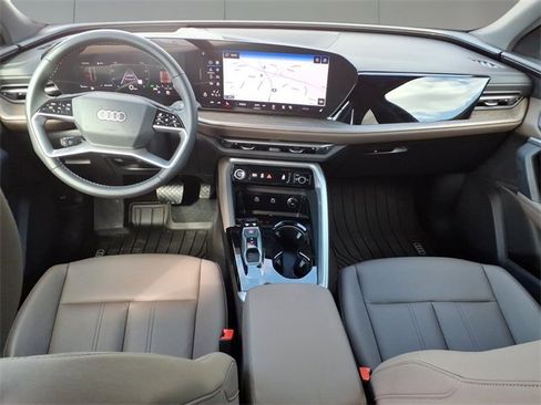 Used 2025 Audi Q5 Premium Plus w/ Premium Plus image 11