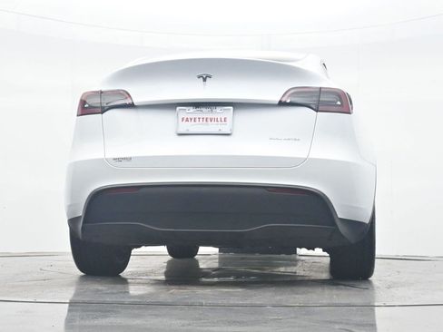 Used 2023 Tesla Model Y Long Range AWD/4WD image 29