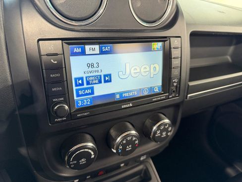 Used 2012 Jeep Patriot Limited w/ Sun/Sound Group AWD/4WD image 31