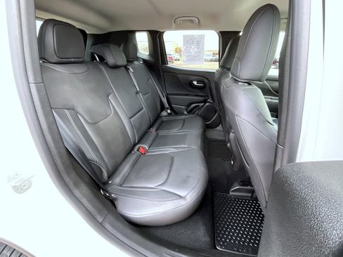 Used 2022 Jeep Renegade Limited AWD/4WD image 19