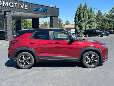 Used 2022 Chevrolet TrailBlazer RS FWD image 2