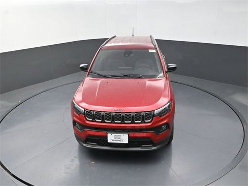 New 2026 Jeep Compass Latitude image 10