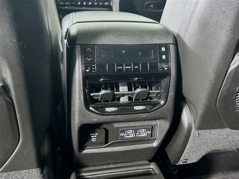 Used 2021 Jeep Grand Cherokee L Limited w/ Trailer Tow Group (B) image 21