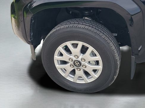 Certified 2024 Toyota Tacoma SR5 AWD/4WD image 23