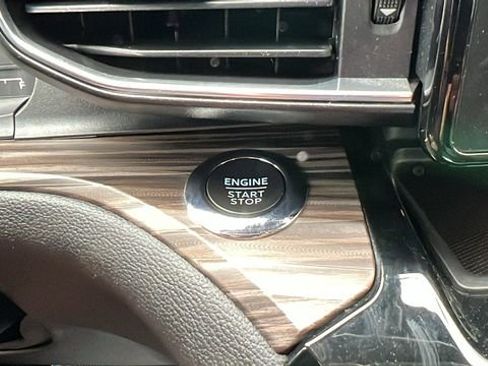 Used 2023 Ford Explorer Limited w/ Equipment Group 301A image 31