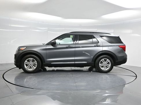 Used 2022 Ford Explorer XLT w/ Equipment Group 202A image 38
