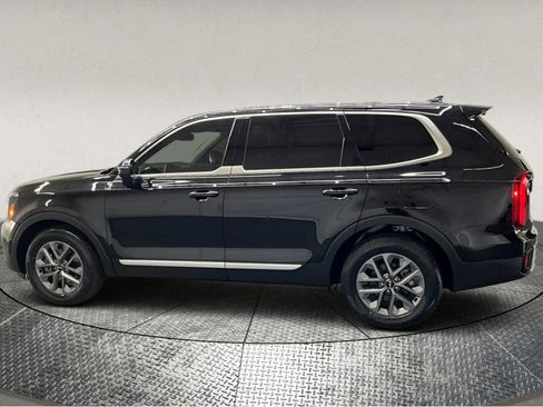 Used 2024 Kia Telluride LX image 5