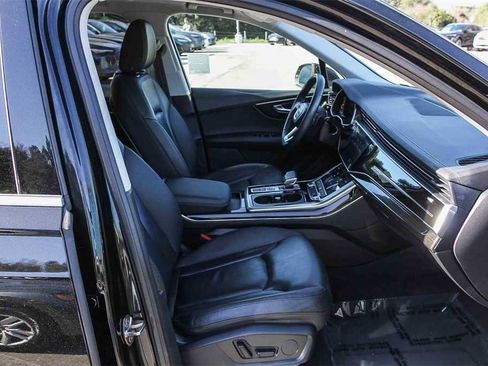 Used 2023 Audi Q7 Premium w/ Convenience Package image 18