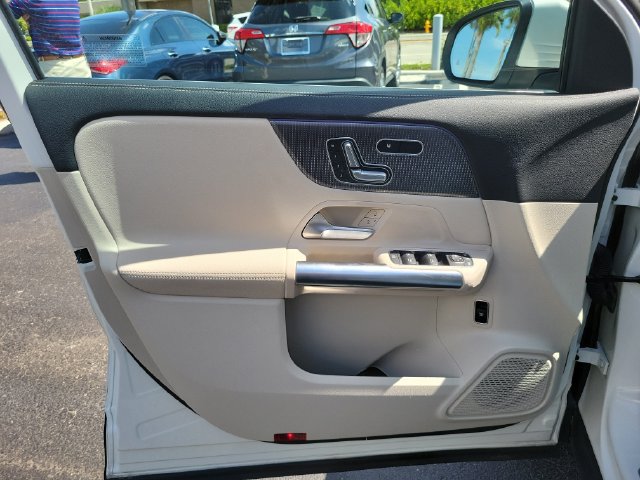 Used 2022 Mercedes-Benz GLA 250 4MATIC image 17