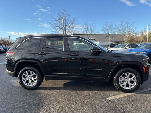 Certified 2022 Jeep Grand Cherokee Limited image 16