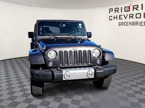 Used 2014 Jeep Wrangler Unlimited Sahara w/ Connectivity Group AWD/4WD image 3