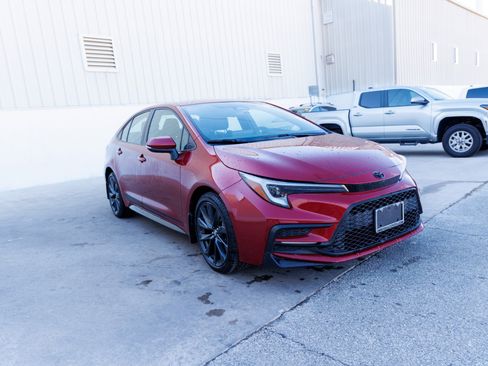 Used 2024 Toyota Corolla SE image 5