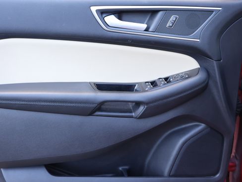 Used 2020 Ford Edge SEL w/ Convenience Package image 14