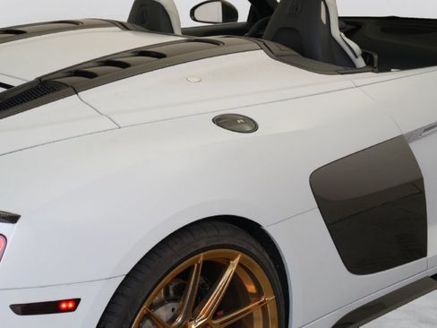 Used 2020 Audi R8 V10 w/ Carbon Exterior Package AWD/4WD image 42