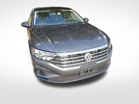 Used 2021 Volkswagen Jetta SE FWD image 4