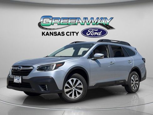 Used 2021 Subaru Outback Premium AWD/4WD image 4