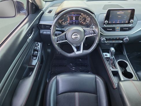 Used 2024 Nissan Altima 2.5 SR FWD image 9