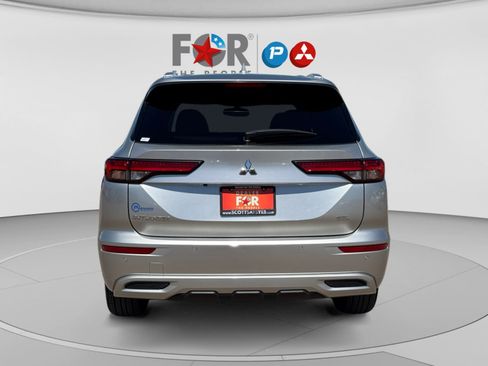 Used 2023 Mitsubishi Outlander SEL FWD image 4