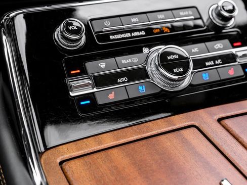 Used 2022 Lincoln Navigator L Black Label image 23