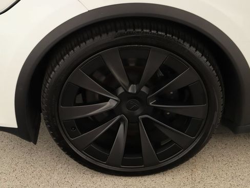 Used 2022 Tesla Model X AWD/4WD image 33
