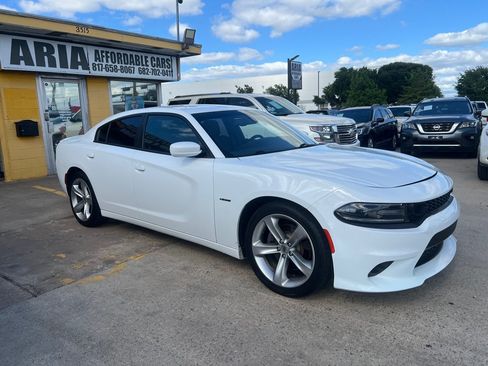 Used 2018 Dodge Charger R/T RWD image 1