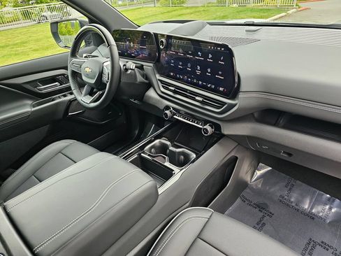 Used 2026 Chevrolet Silverado EV LT AWD/4WD image 10
