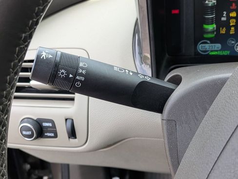Used 2014 Chevrolet Volt Premium w/ Premium Trim Package FWD image 18