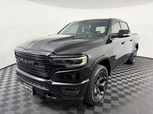 Used 2020 RAM 1500 Limited w/ Black Appearance Package AWD/4WD image 2