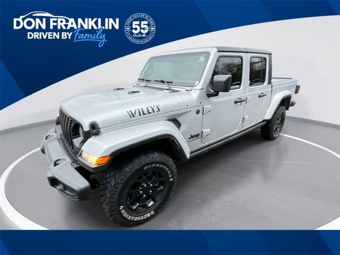 Used 2022 Jeep Gladiator Willys image 1