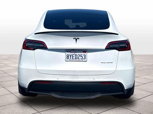 Used 2021 Tesla Model Y Long Range AWD/4WD image 8