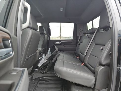 New 2026 GMC Sierra 2500 SLT w/ SLT Convenience Package image 18