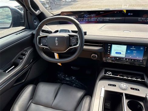 New 2025 Lincoln Navigator Reserve w/ Jet Appearance Package image 14