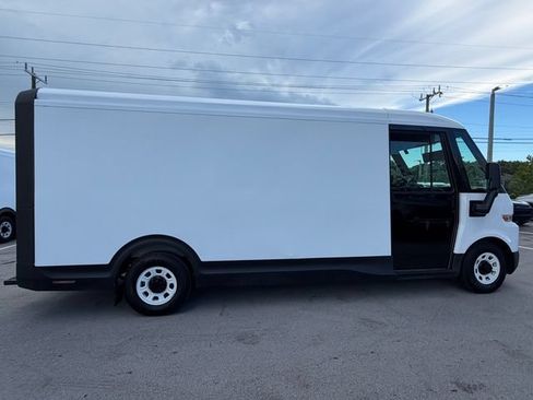 Used 2024 Chevrolet Brightdrop 600 w/ Battery Pack, Max Range AWD/4WD image 8
