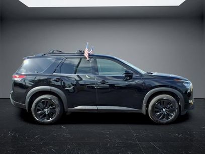 Certified 2025 Nissan Pathfinder SV