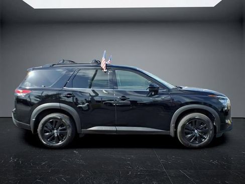 Certified 2025 Nissan Pathfinder SV AWD/4WD image 2