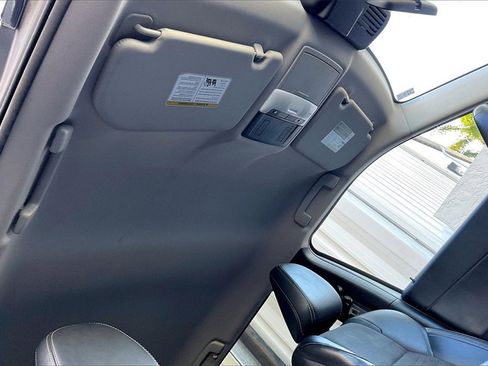 Used 2024 Mitsubishi Outlander SE image 13