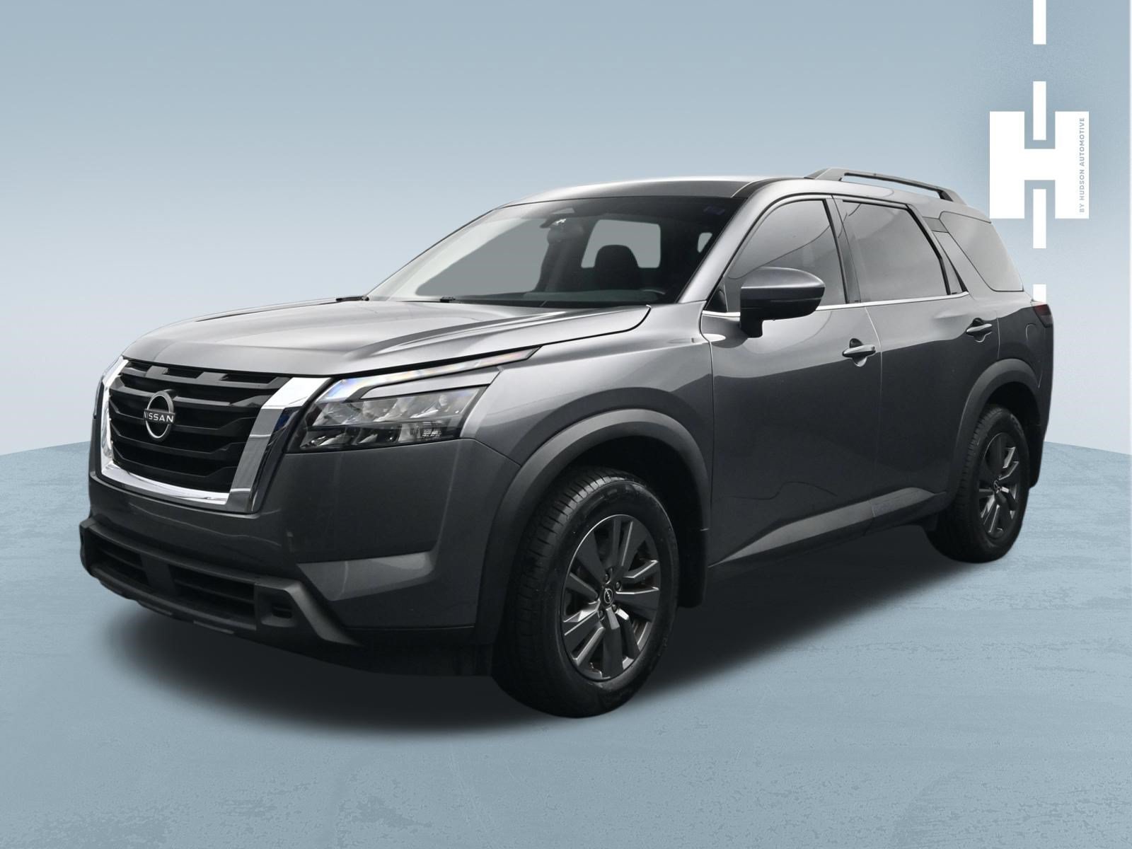 Used 2024 Nissan Pathfinder SV FWD image 3